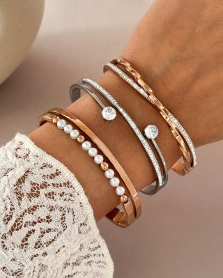 Brățări noi care îți vor lumina fiecare zi. 💫 Din oțel chirurgical de calitate – rezistente, elegante și atemporale. 🤍...