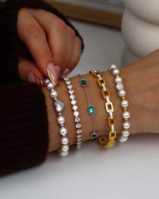 🤍 Brățările noastre din oțel chirurgical au devenit bestseller datorită versatilității, eleganței și calității lor, pe...