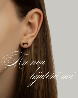An nou = momentul ideal să-ți iei bijuterii noi ✨💍 Care cercei ți-au atras atenția cel mai mult? Scrie-ne în comentarii....
